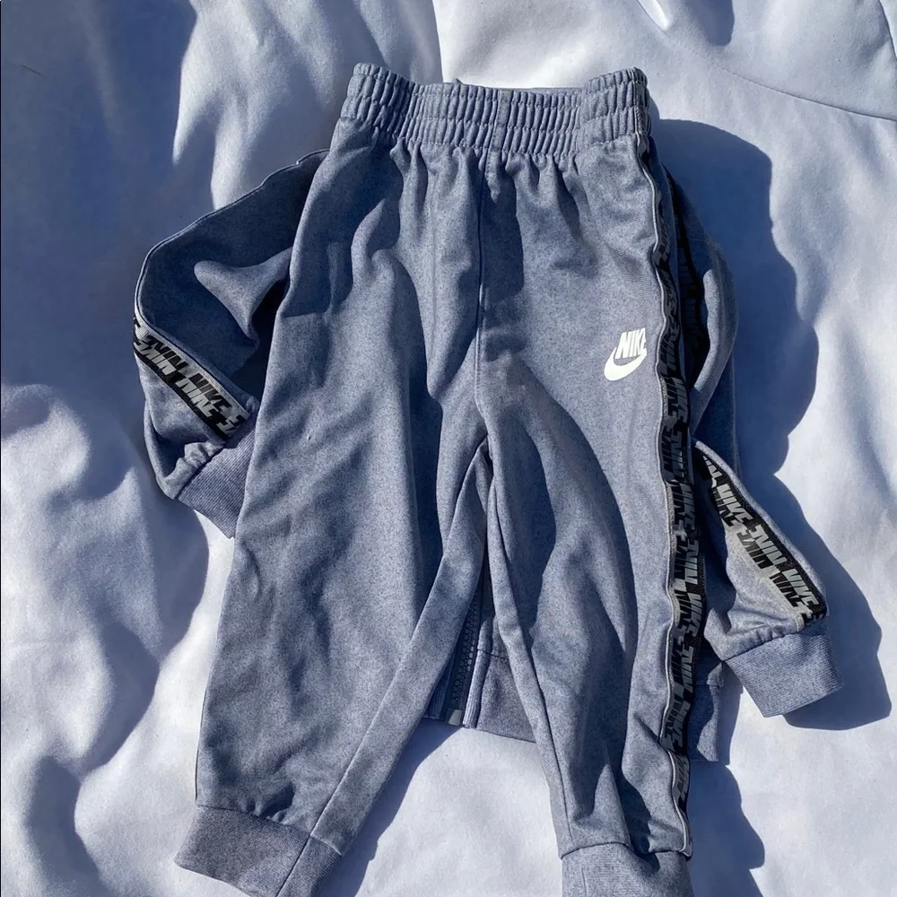 Nike Kids' Gray Tracksuit with Logo Size 18 months - Picture 6 of 8